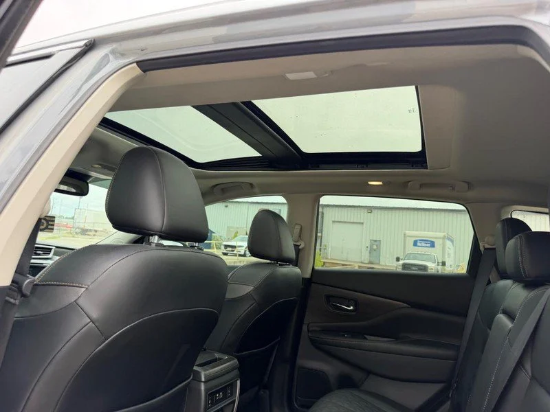 Used 2023 Gray Nissan Platinum image 9