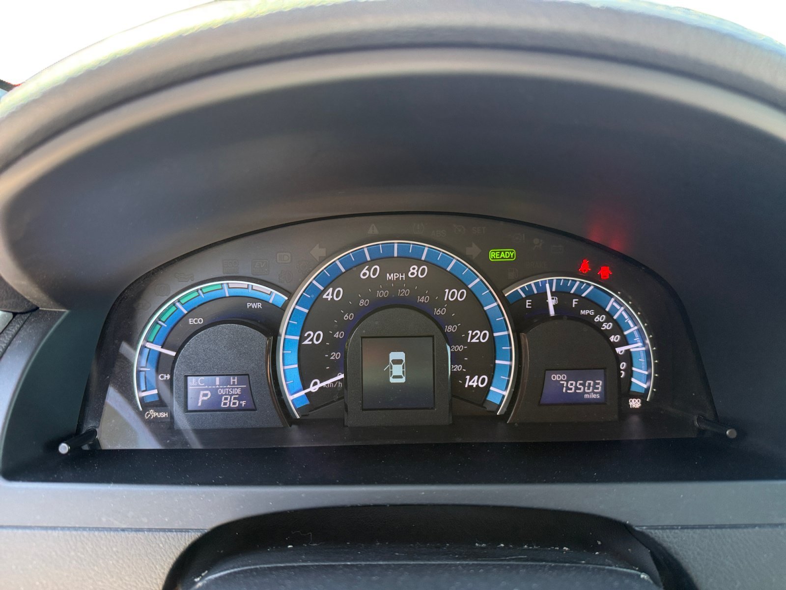 Used 2014 Super White Toyota XLE image 11