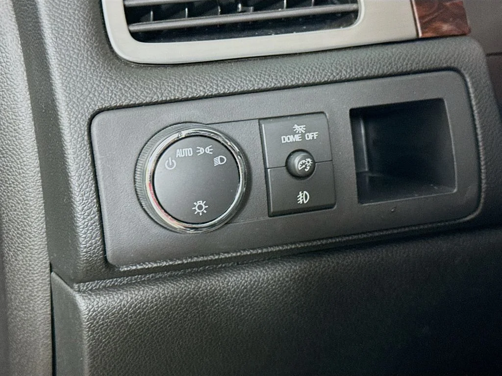 Used 2013 Black GMC Denali image 10