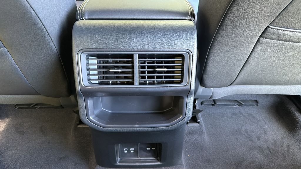 New 2026 Deep Black Pearl Volkswagen SE w/Technology image 29