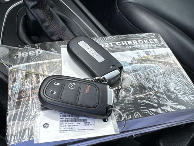 Used 2021 Orange Jeep Trailhawk image 4