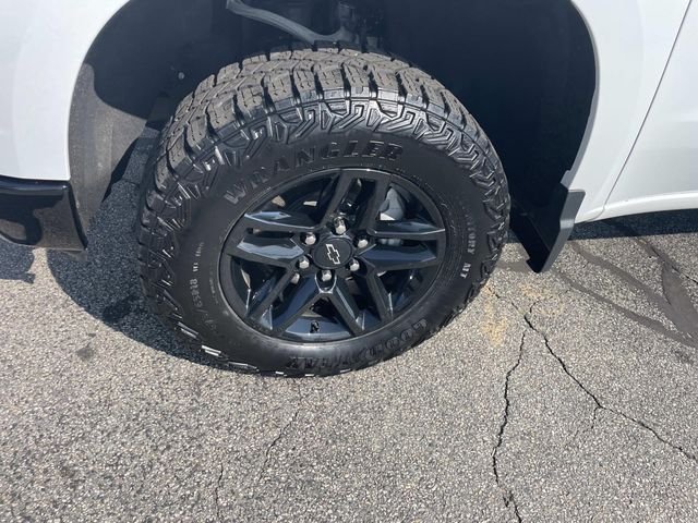 Used 2024 Summit White Chevrolet Custom Trail Boss image 15