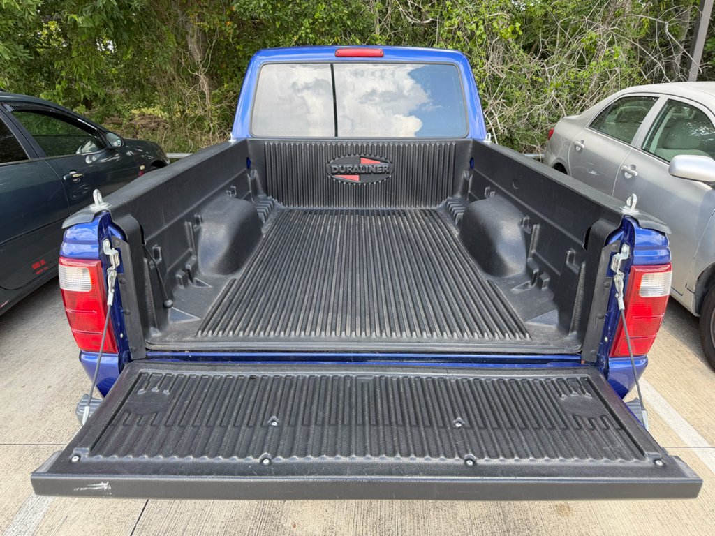 Used 2003 Blue Ford  image 25