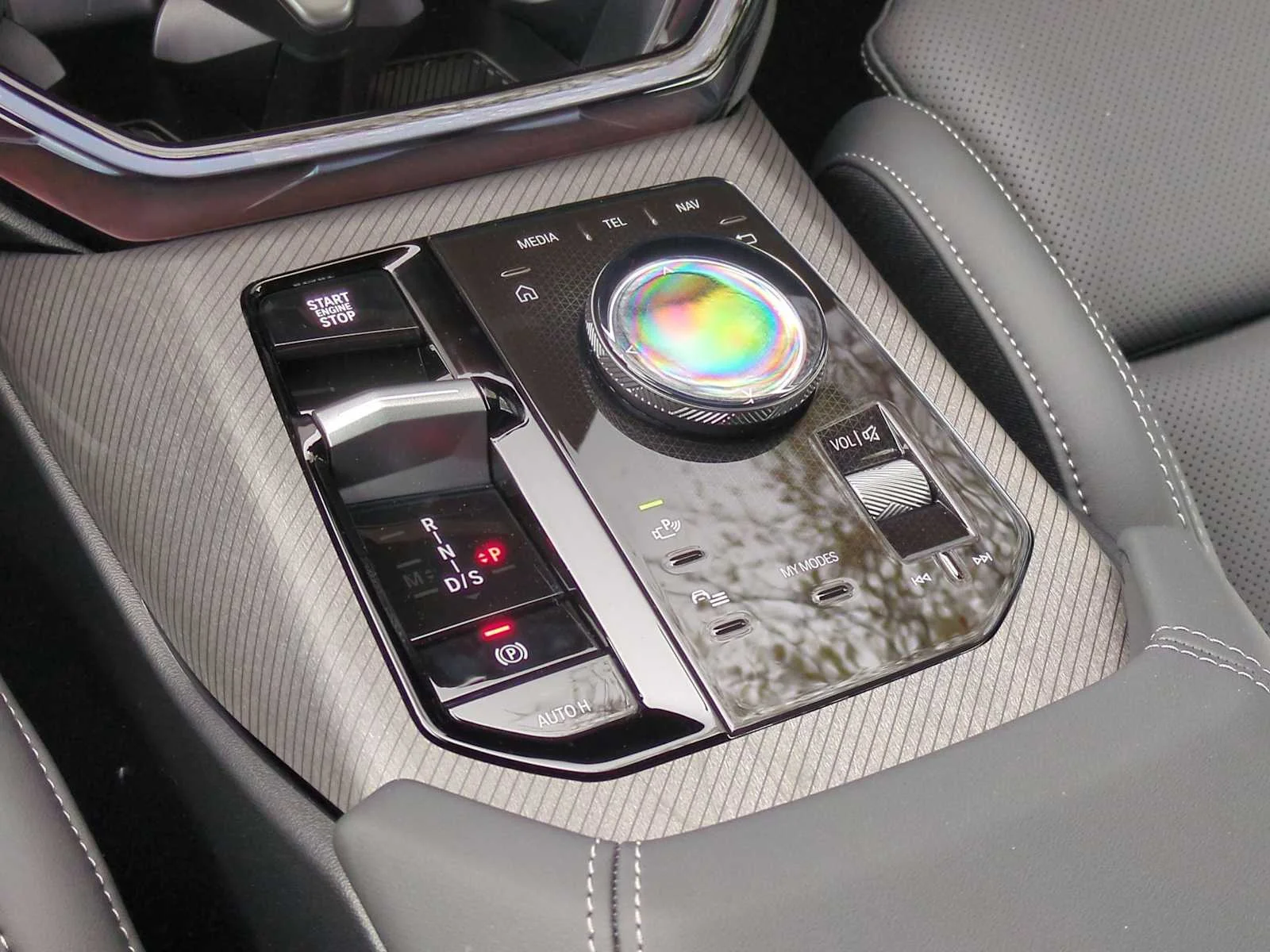 New 2026 Black Sapphire Metallic BMW 30 xDrive image 34