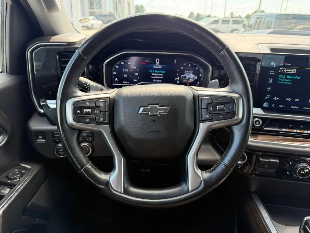 Used 2024 White Chevrolet LT Trail Boss image 9