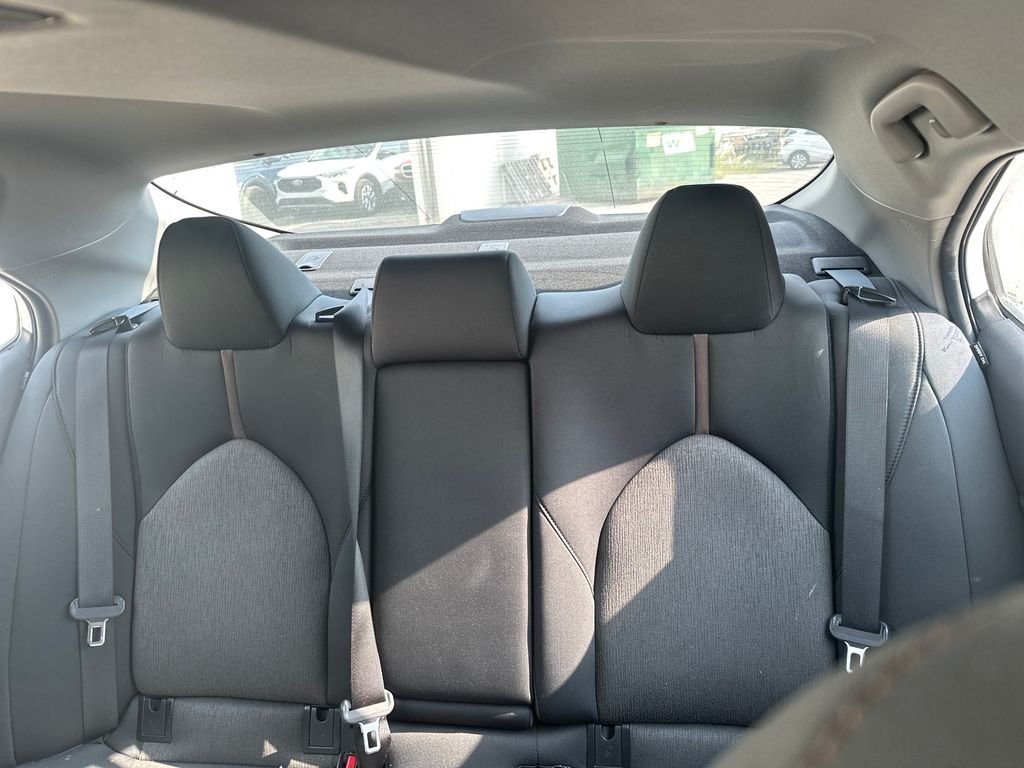Used 2020 White Toyota LE image 14