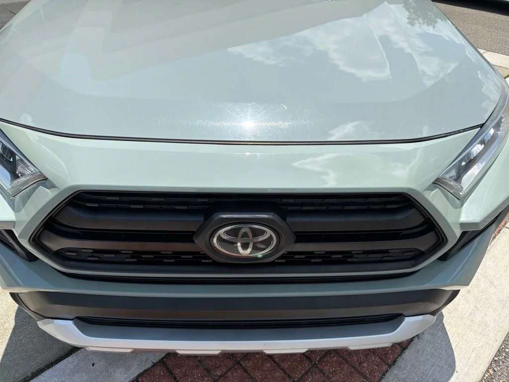 Used 2020  Toyota Adventure image 13