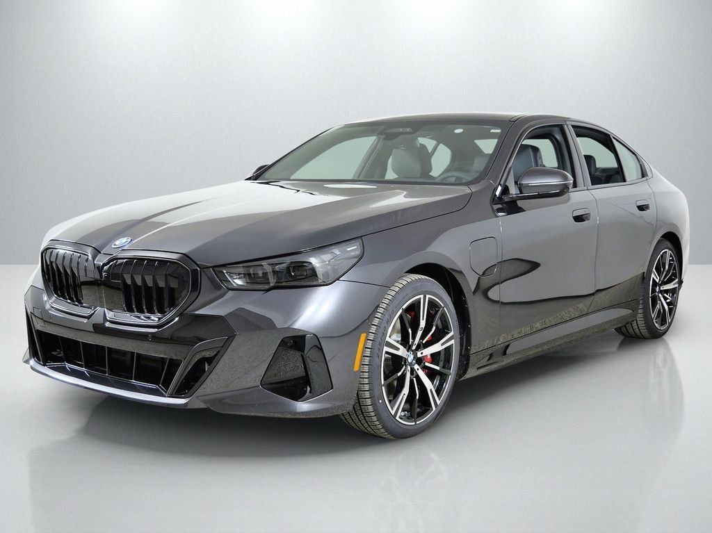 2026 BMW 5 Series 550e xDrive Sedan's photo