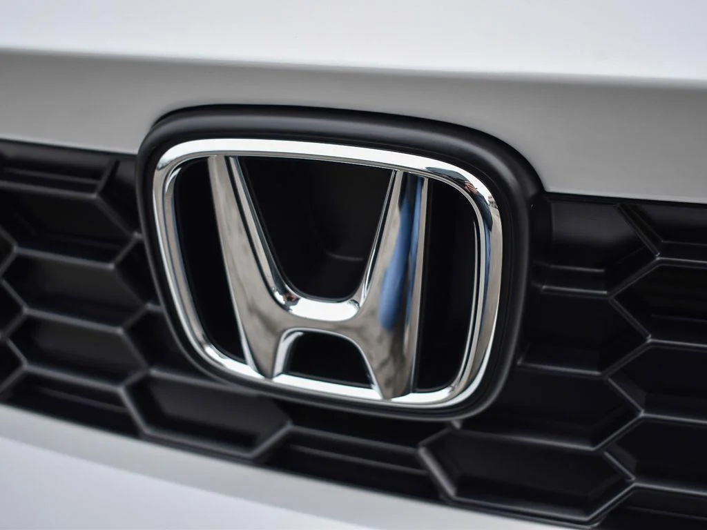 New 2026 Platinum White Pearl Honda Sport CVT Sporty looks. Practical soul image 9