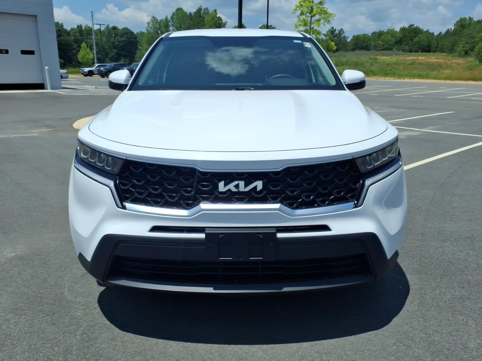 Used 2023 Glacial White Pearl Kia LX image 12