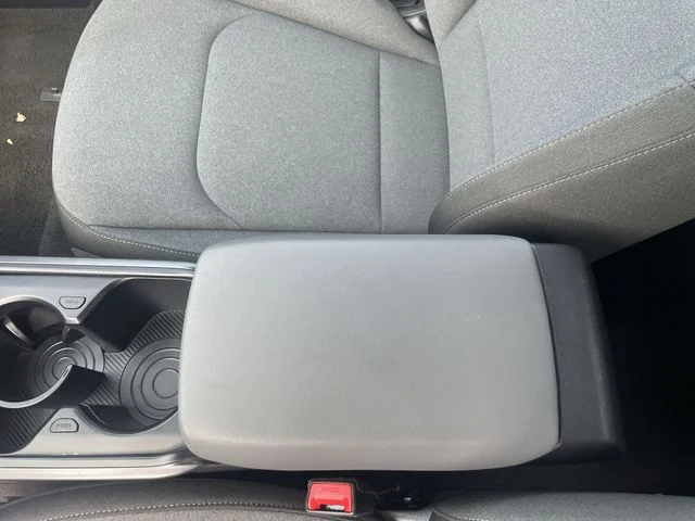 2025 Kia K4 LXS - Photo 27