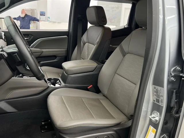 2024 Chevrolet Colorado ZR2 - Photo 9