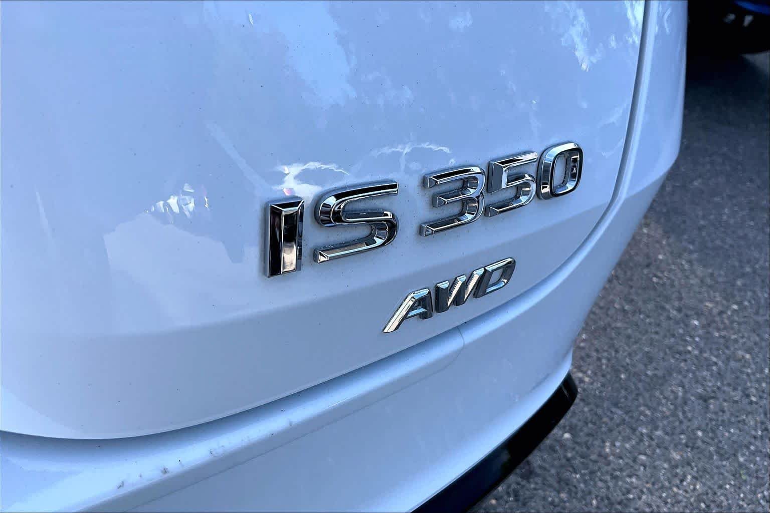 Used 2023 Ultra White Lexus F SPORT image 10