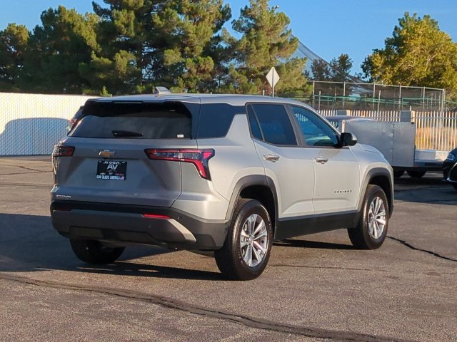 2027 Chevrolet Equinox LT - Photo 8