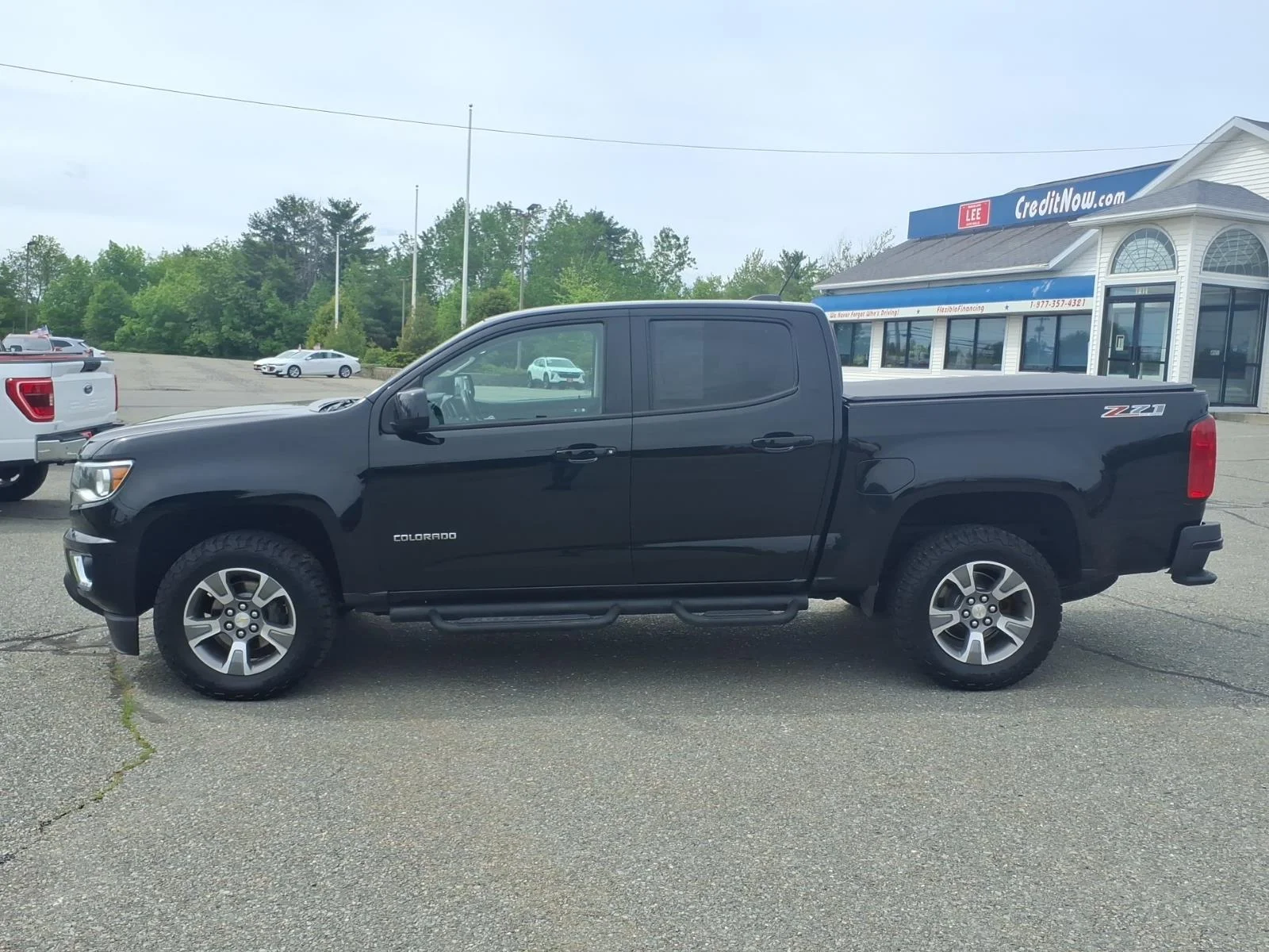 Used 2019 Black Chevrolet Z71 image 8
