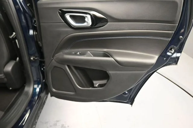 New 2026 Fathom Blue Pearl-Coat Exterior Paint Jeep Latitude image 24
