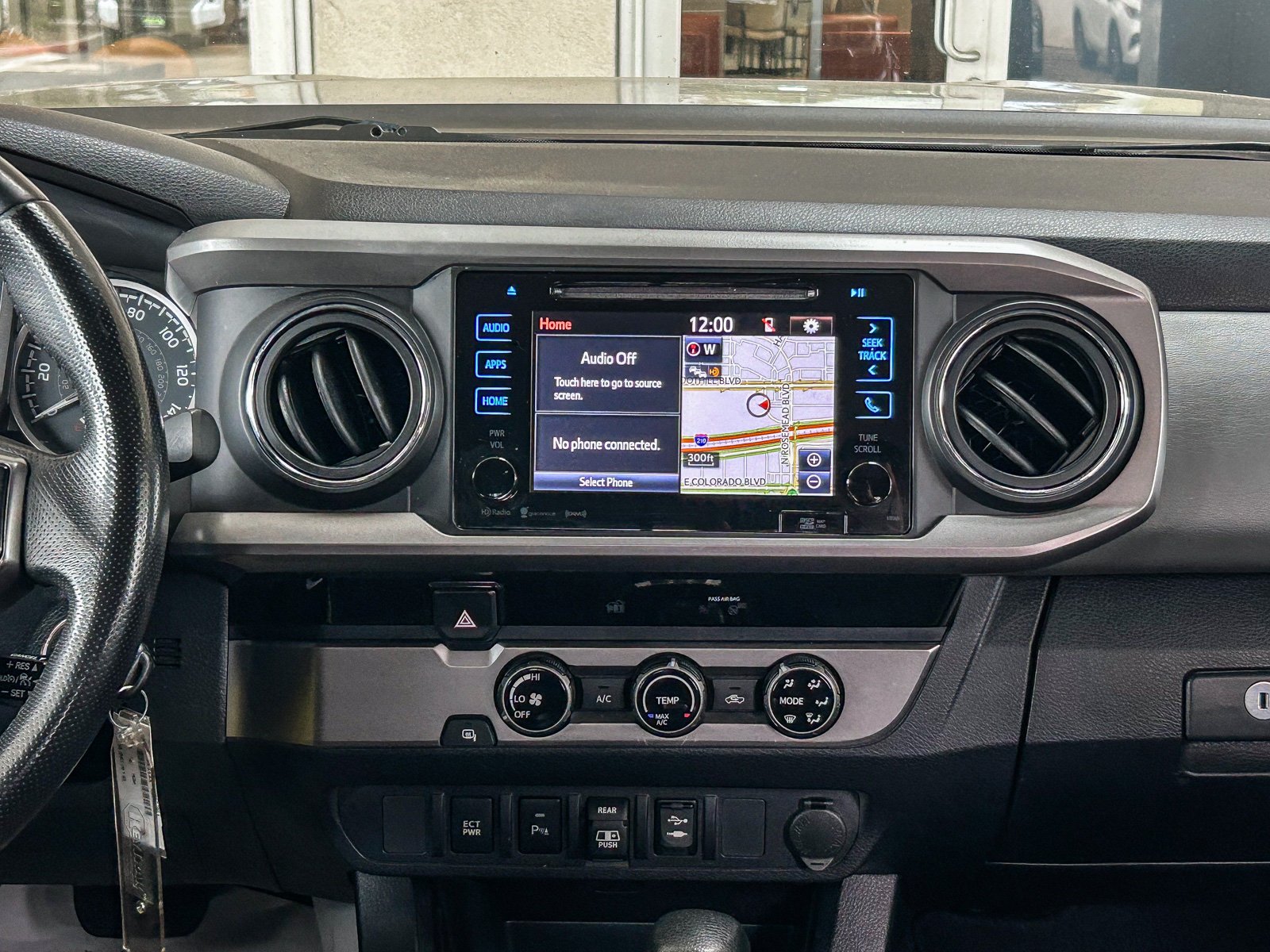 Used 2018 MAGNETIC GRAY MET TOYOTA TRUCK SR5 image 13