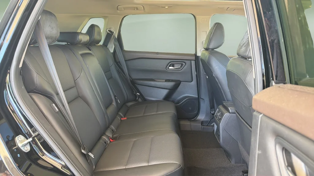 Certified Used 2023 Super Black Nissan SV image 11