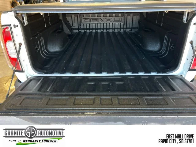 Used 2020 White GMC Denali image 28