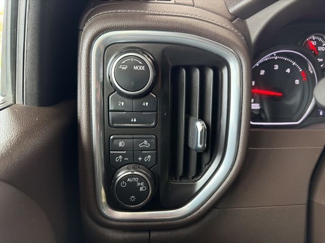 Used 2023 Black Chevrolet  image 27