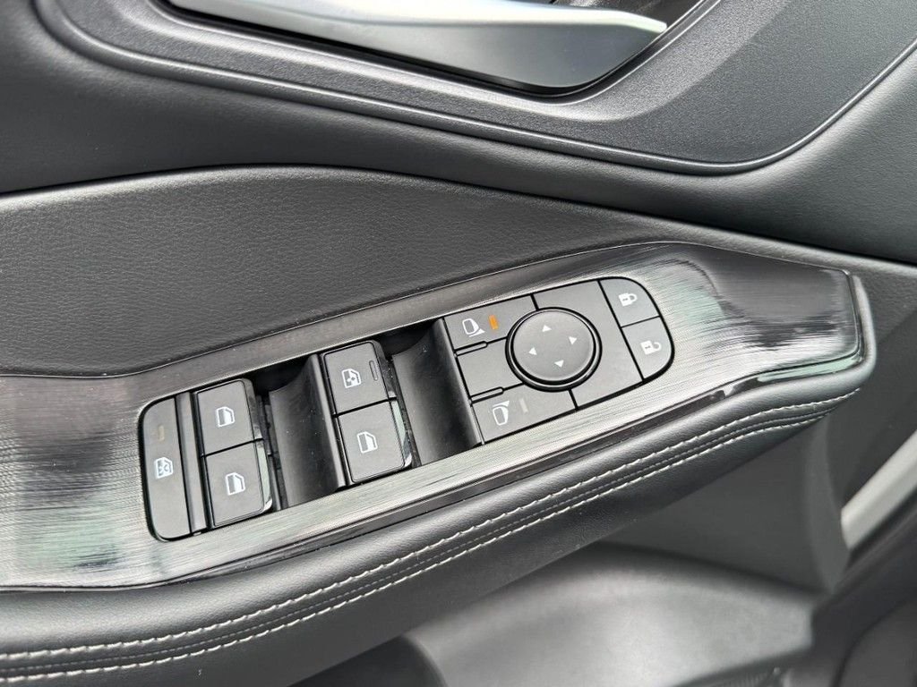 2025 Nissan Rogue SV - Photo 15