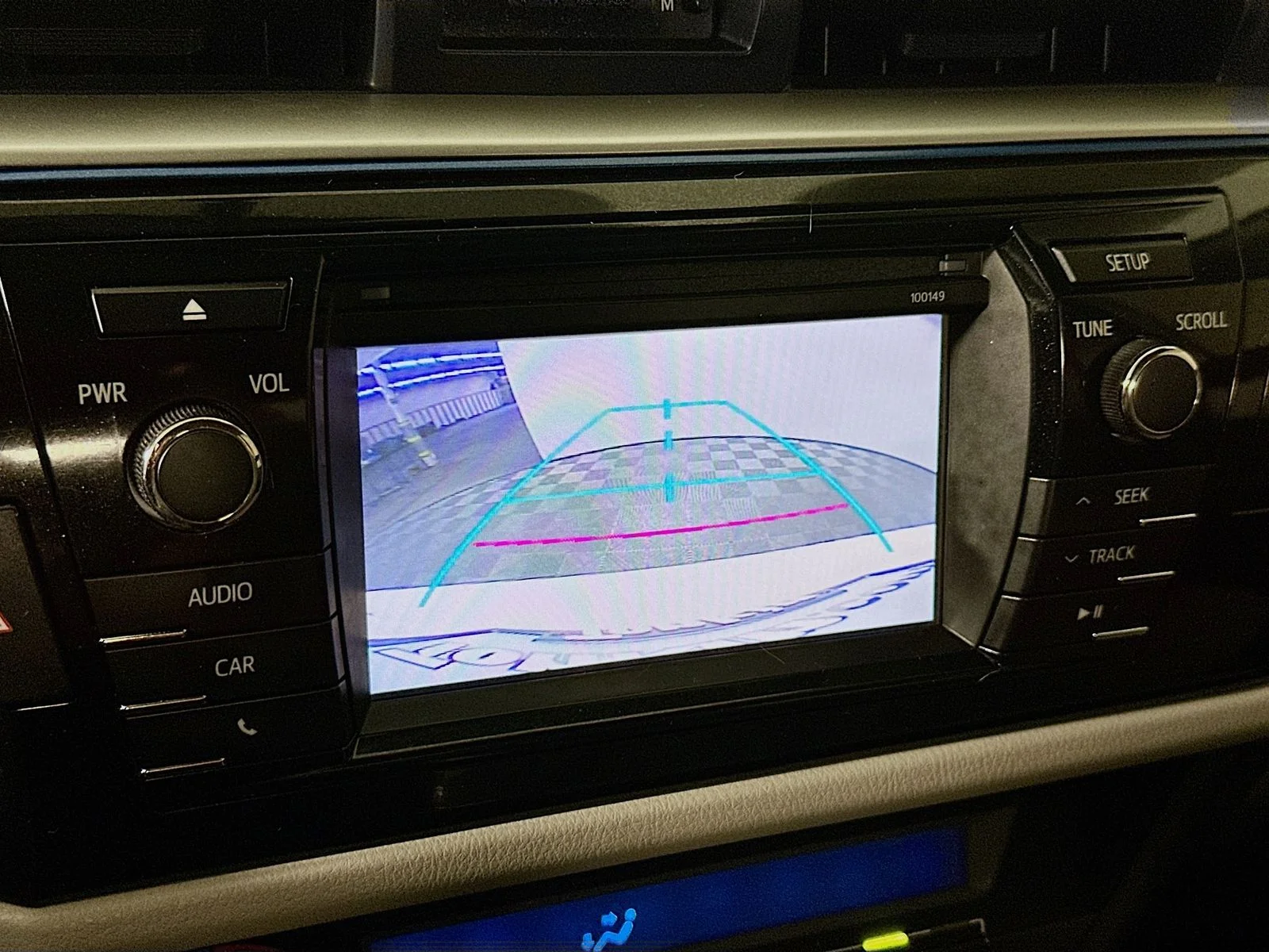 Used 2015 Super White Toyota LE image 14