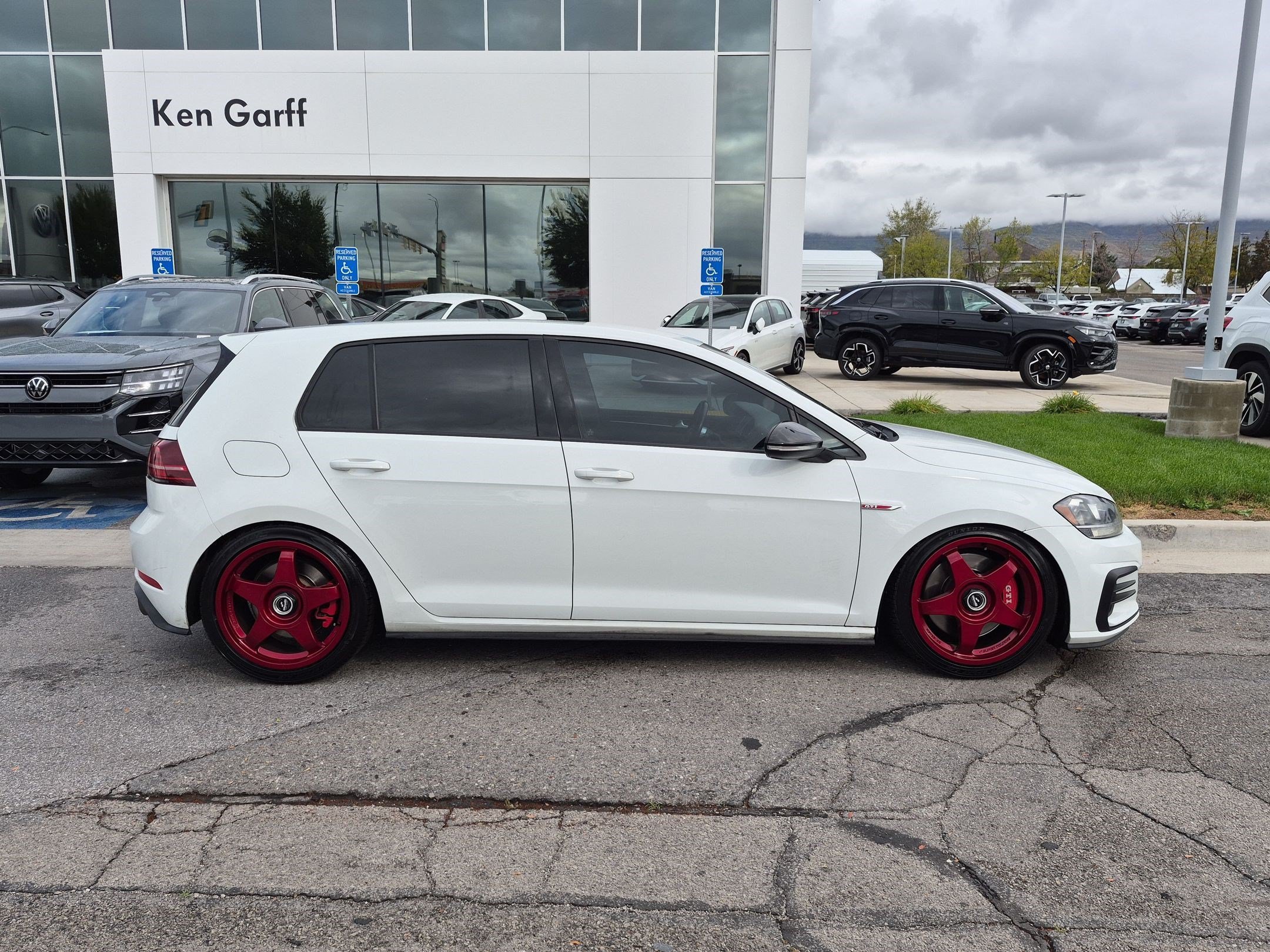 Used 2020 Pure White Volkswagen S image 2