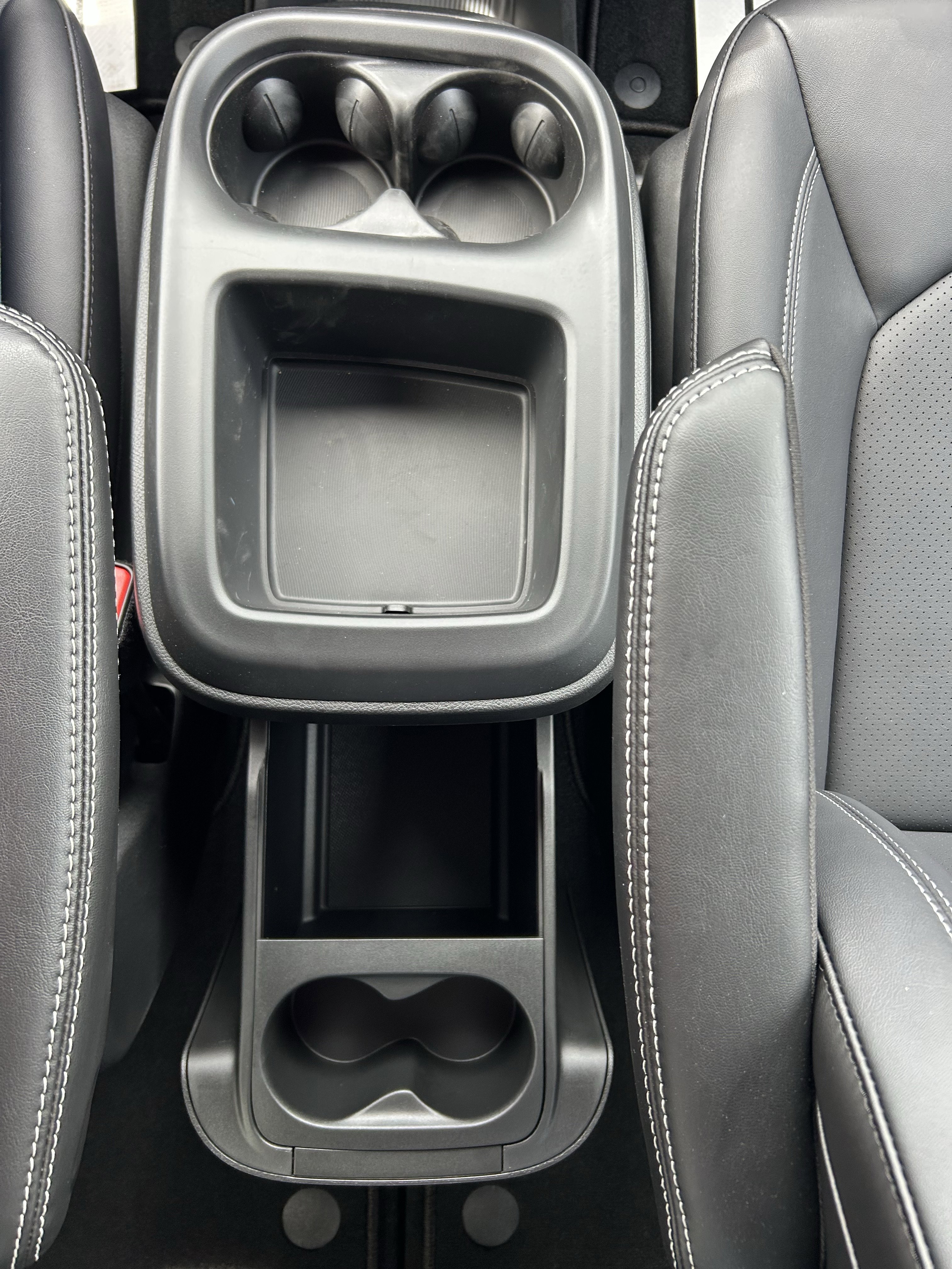 New 2026 Bright White Clearcoat Chrysler Select image 23