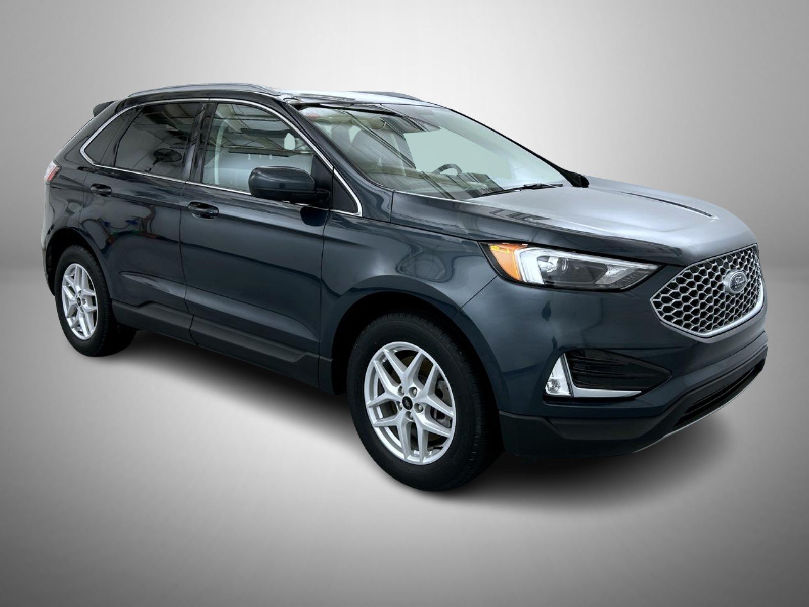 Used 2024 Blue Ford SEL image 3