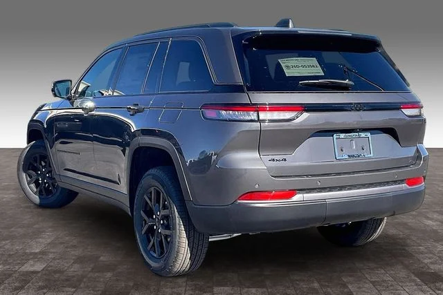 New 2026 Baltic Gray Metallic Clear-Coat Exterior Paint Jeep Altitude image 3