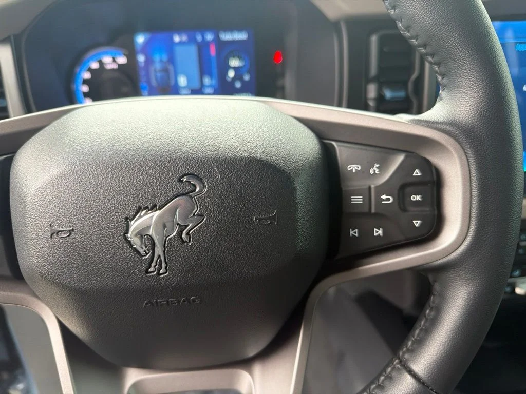 Used 2023 Gray Ford Wildtrak image 23