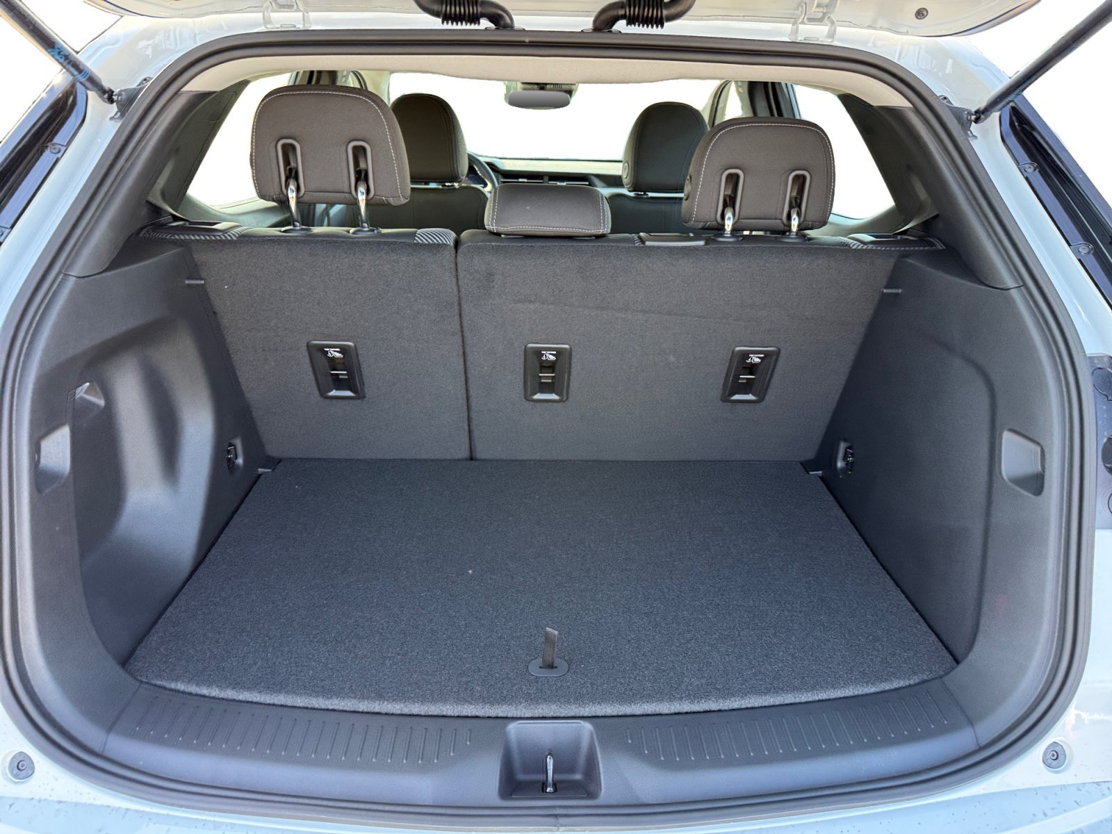 2027 Chevrolet Bolt LT - Photo 17