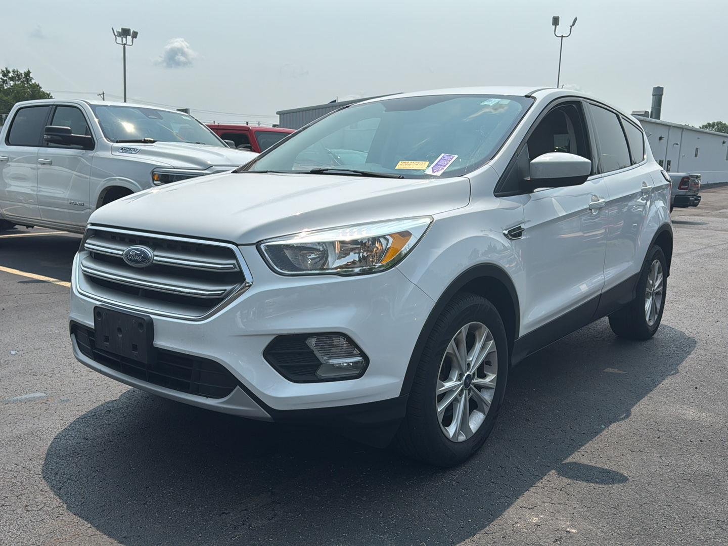 Used 2017 Oxford White Ford SE image 6