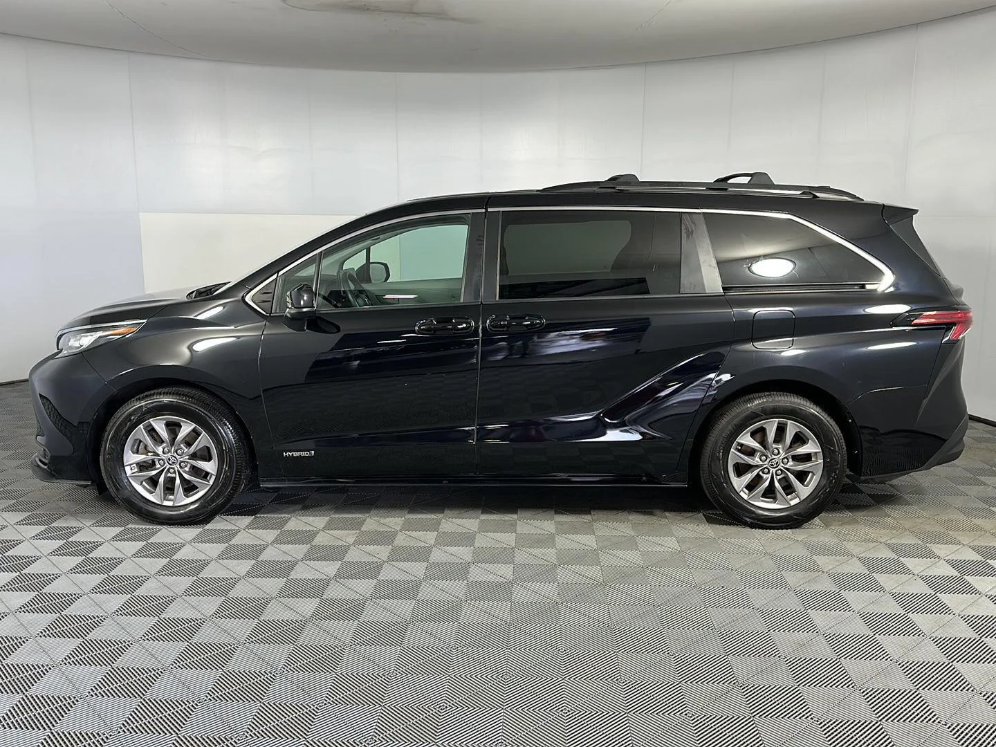 Used 2021 Midnight Black Metallic Toyota LE image 4