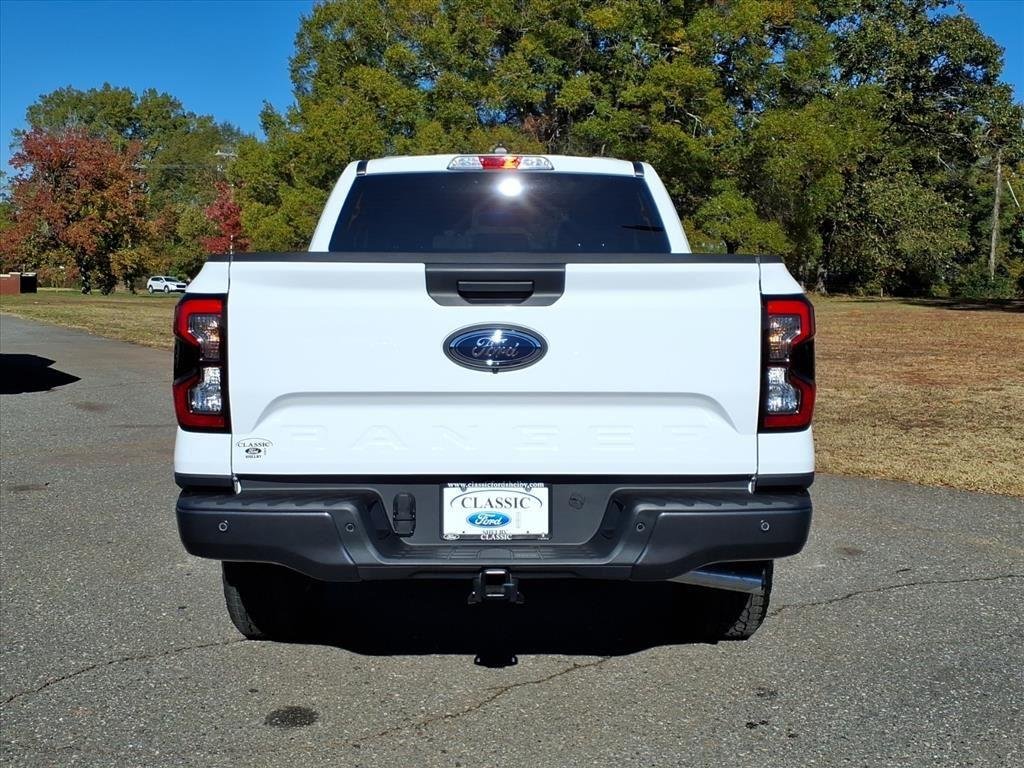 New 2025 Oxford White Ford XLT image 18