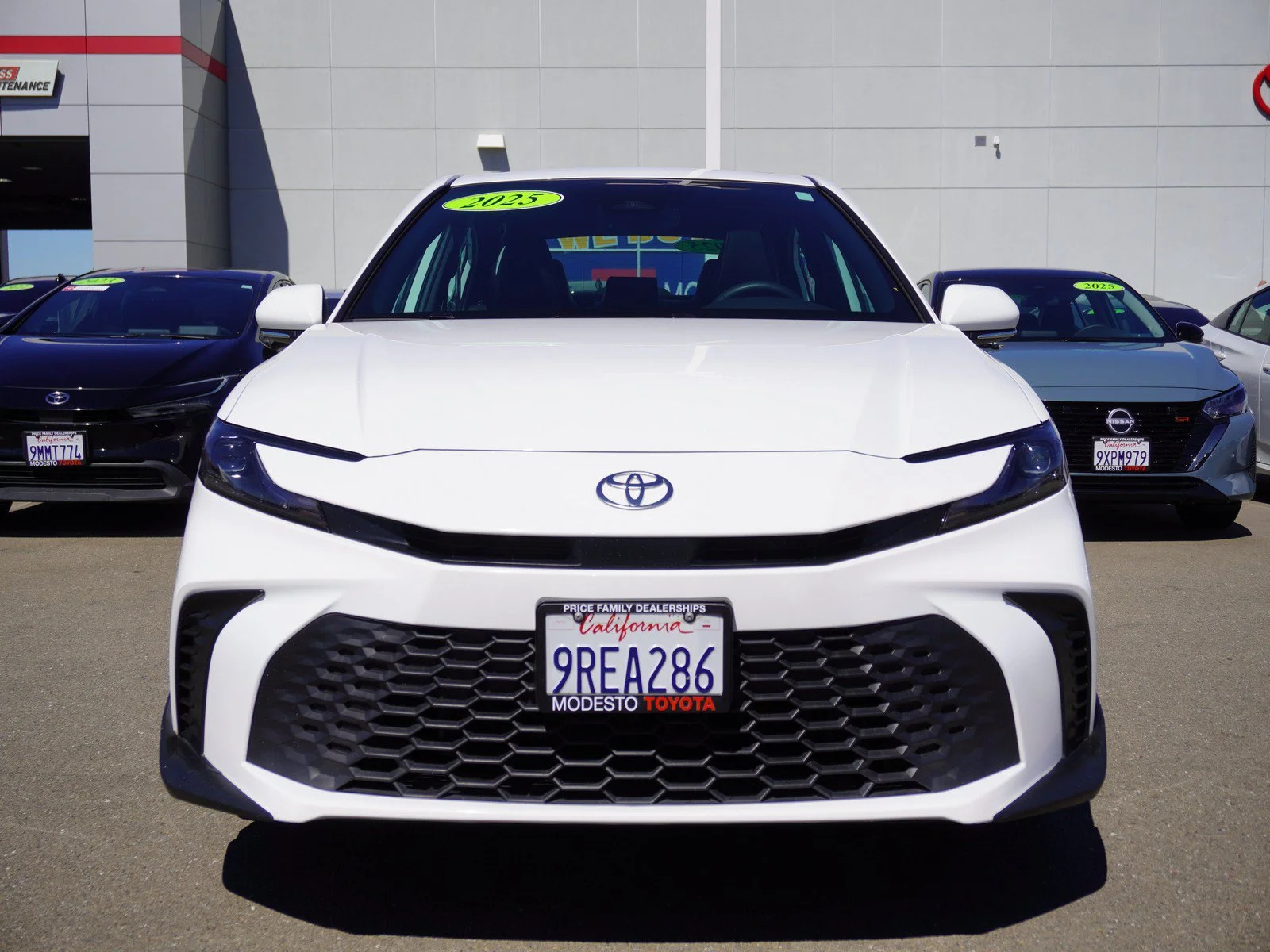 Used 2025 Ice Cap Toyota SE image 6