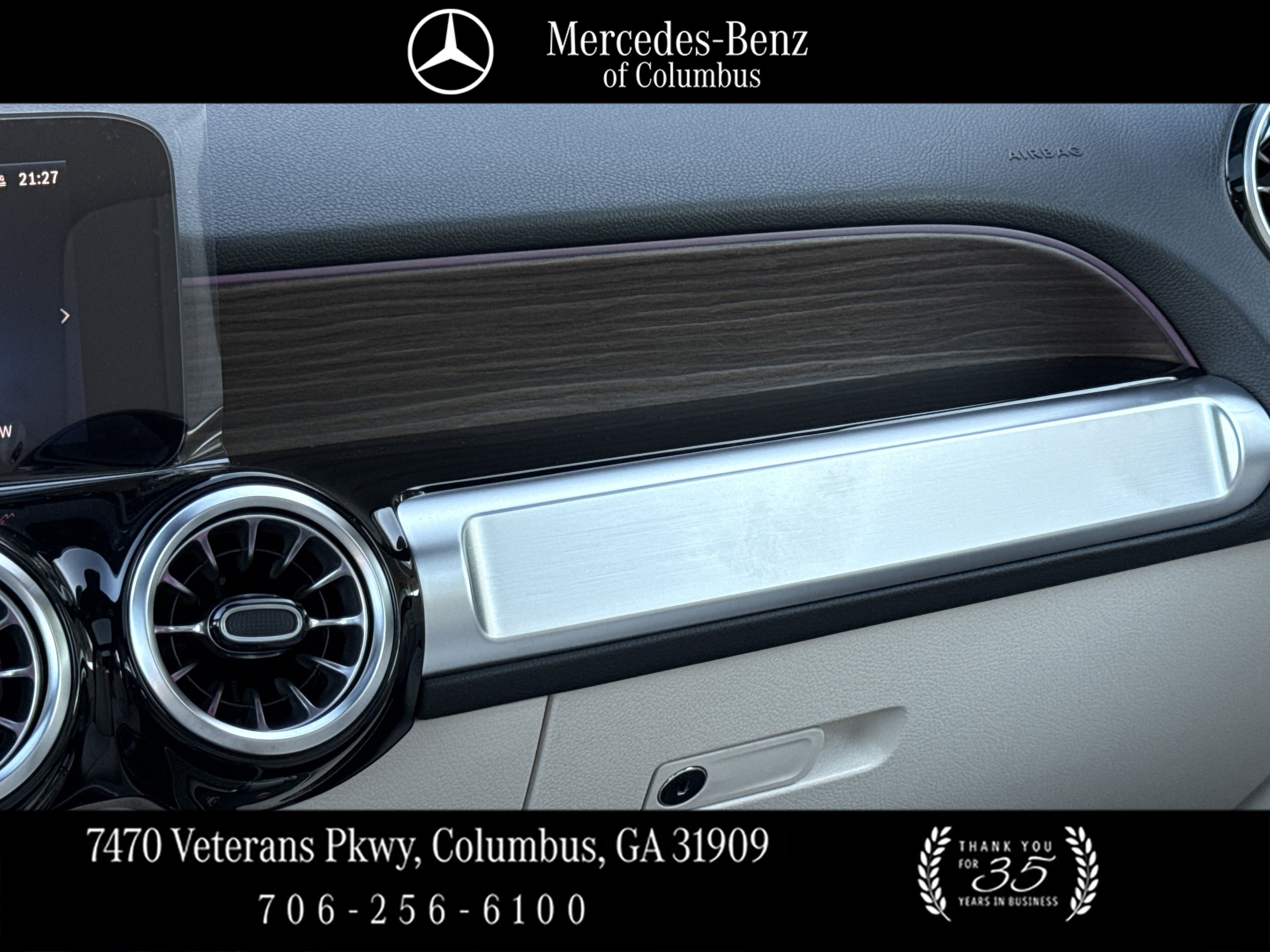 Used 2026 Polar White Mercedes-Benz GLB 250 image 38
