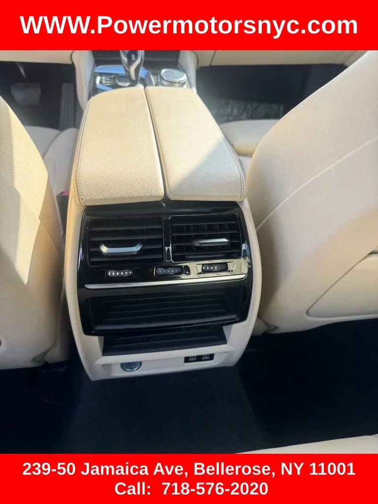 Used 2020 White BMW 530i xDrive image 31