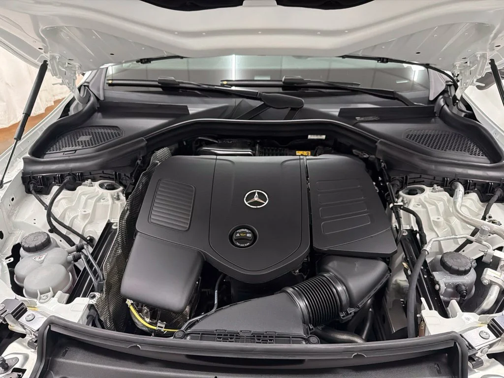 New 2027 White Mercedes-Benz GLC 300 Coupe image 32