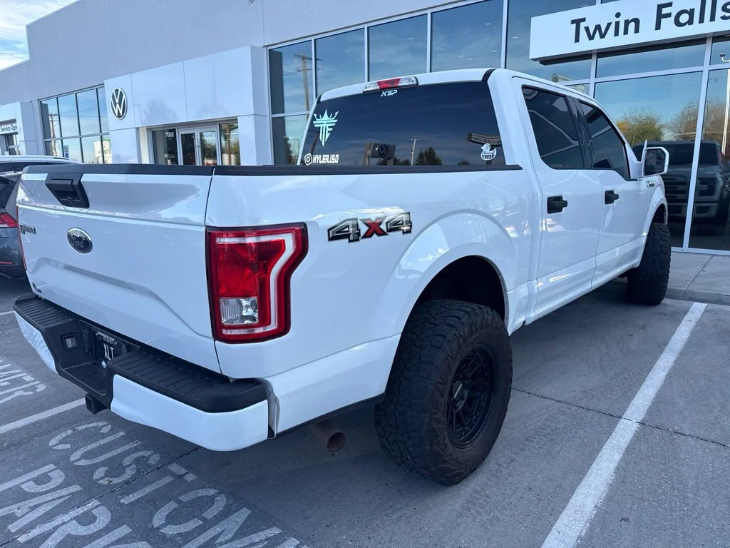 Used 2017 White Ford XLT image 10
