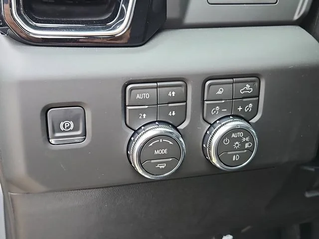2026 GMC Sierra 3500HD Denali - Photo 19