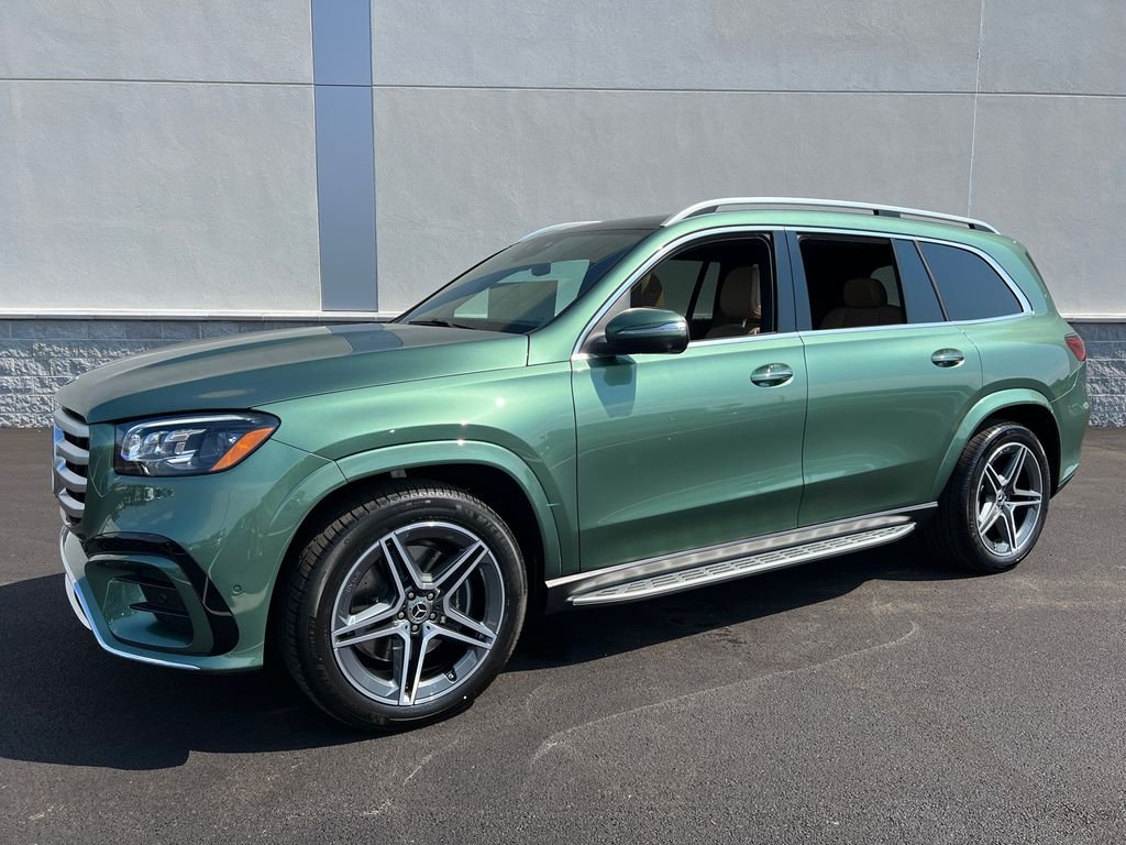 New 2026 MANUFAKTUR Ireland Mid Green Metallic Mercedes-Benz GLS 450 image 1