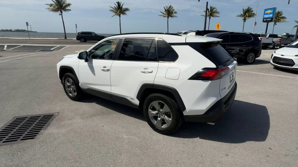 Used 2025 White Toyota XLE image 6