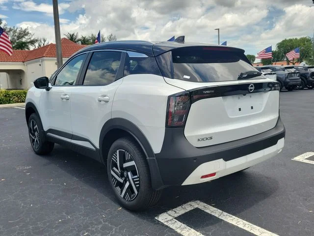 New 2026 Aspen White TriCoat / Super Black Two-tone Nissan SV image 6