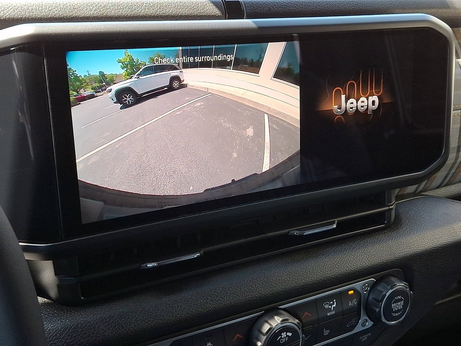 New 2026 Black Clear-Coat Exterior Paint Jeep 85th Anniversary image 12