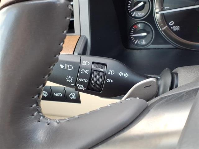 Used 2019 Eminent White Pearl Lexus Three-Row image 31