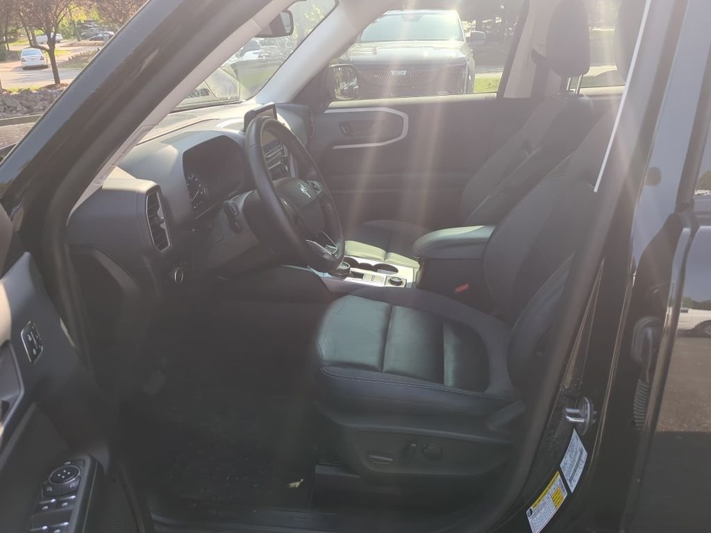 Used 2023 Black Ford Outer Banks image 9