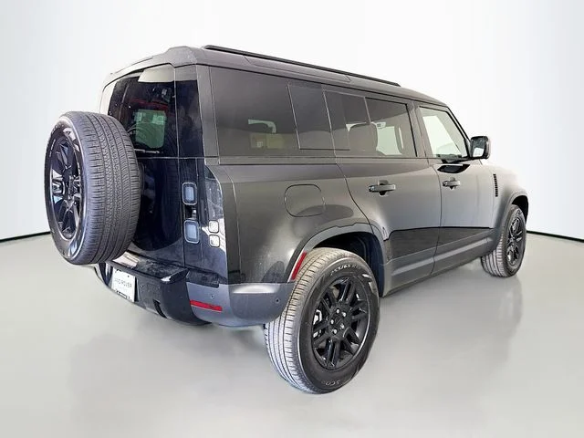 New 2026 Santorini Black Land Rover S image 5