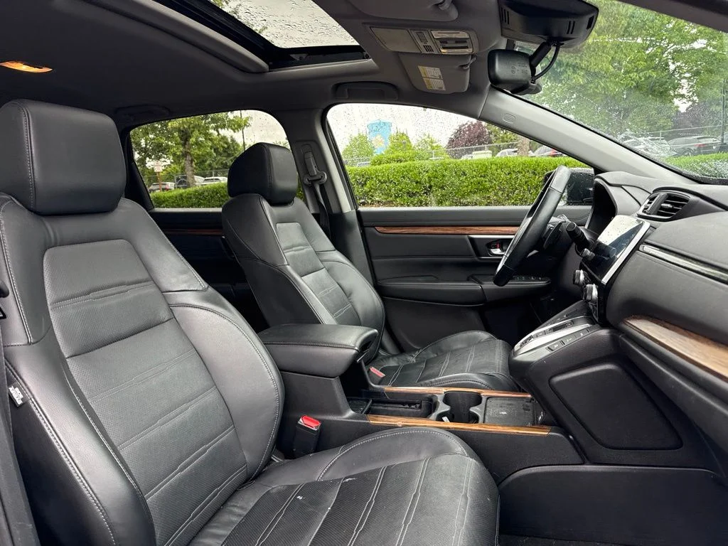 Used 2021 Crystal Black Pearl Honda Touring image 24