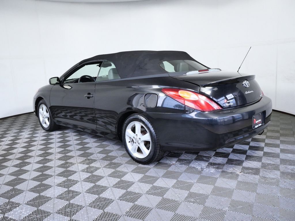 Used 2004 Black Toyota SLE image 6